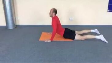 A terapia por exercícios ajudará a fortalecer os músculos das costas enfraquecidos com osteocondrose